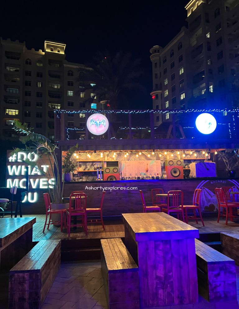 Dubai beach bar Palm Bay Dubai night life