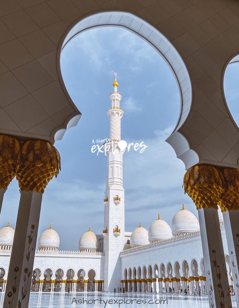 travel guide to Sheikh Zayed Mosque Abu Dhabi