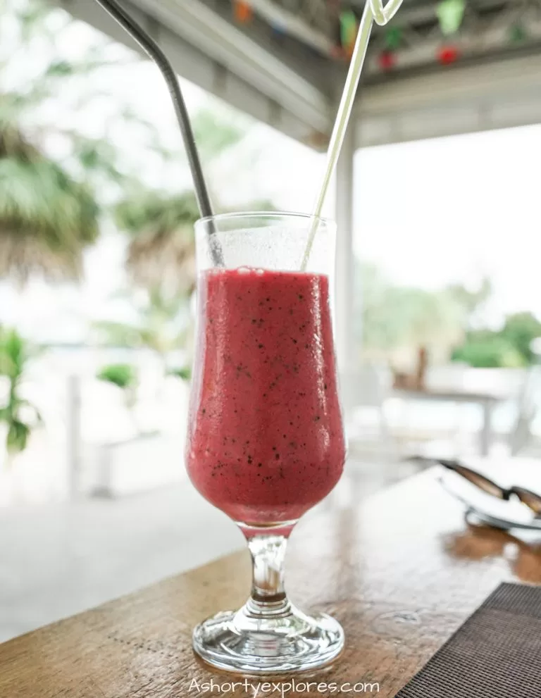 Sweet Dreams Koh Rong hotel berry smoothies