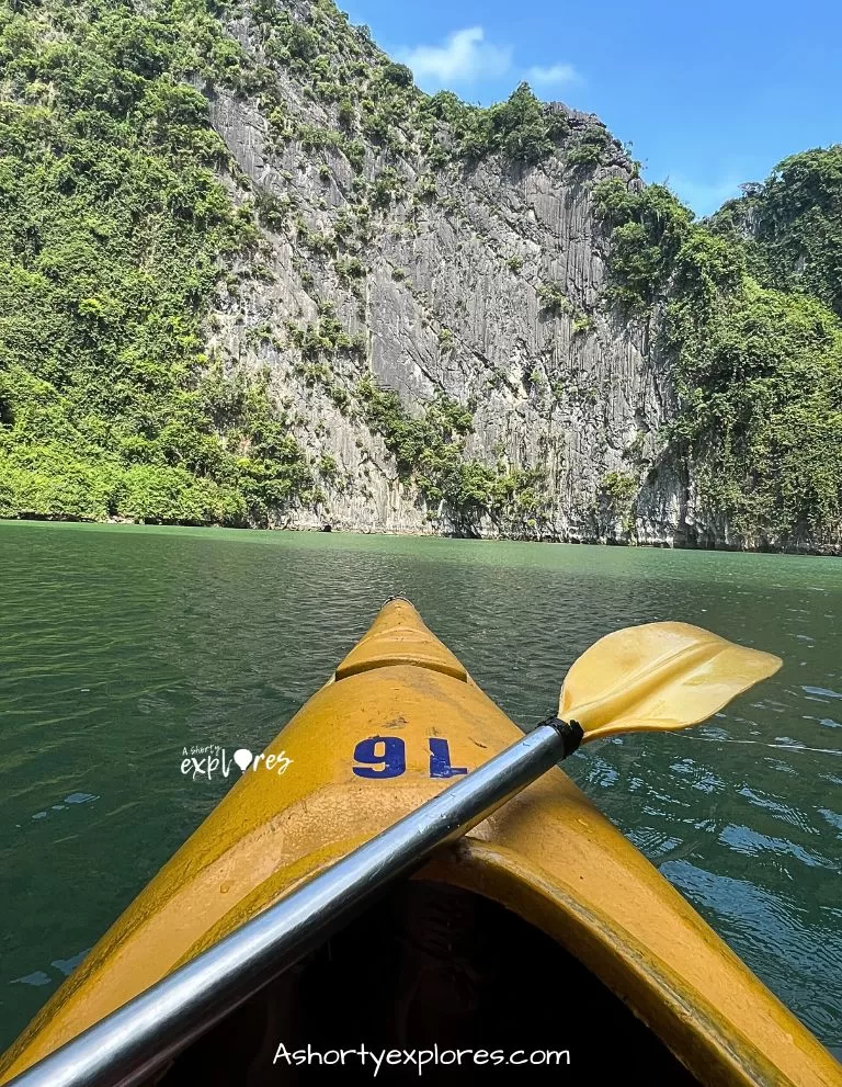 Halong bay kayaking 下龍灣獨木舟