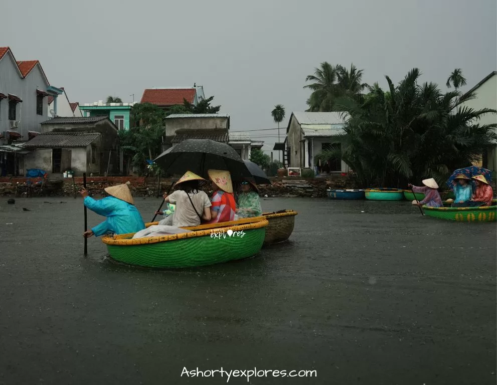 Coconut forest basket boat in Hoi An 會安椰林竹籃船