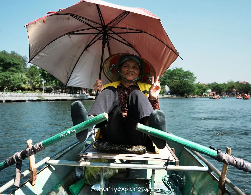 Ninh Binh Tam Coc 寧平三谷划船阿嬤