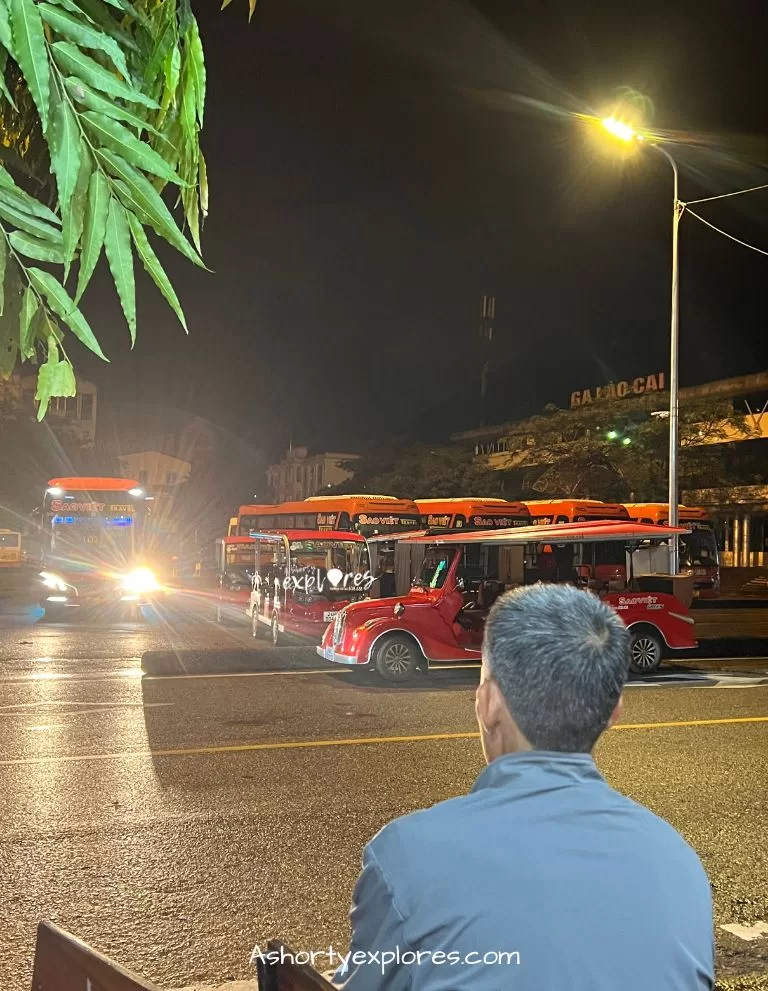 Lao Cai station vietnam bus waiting point