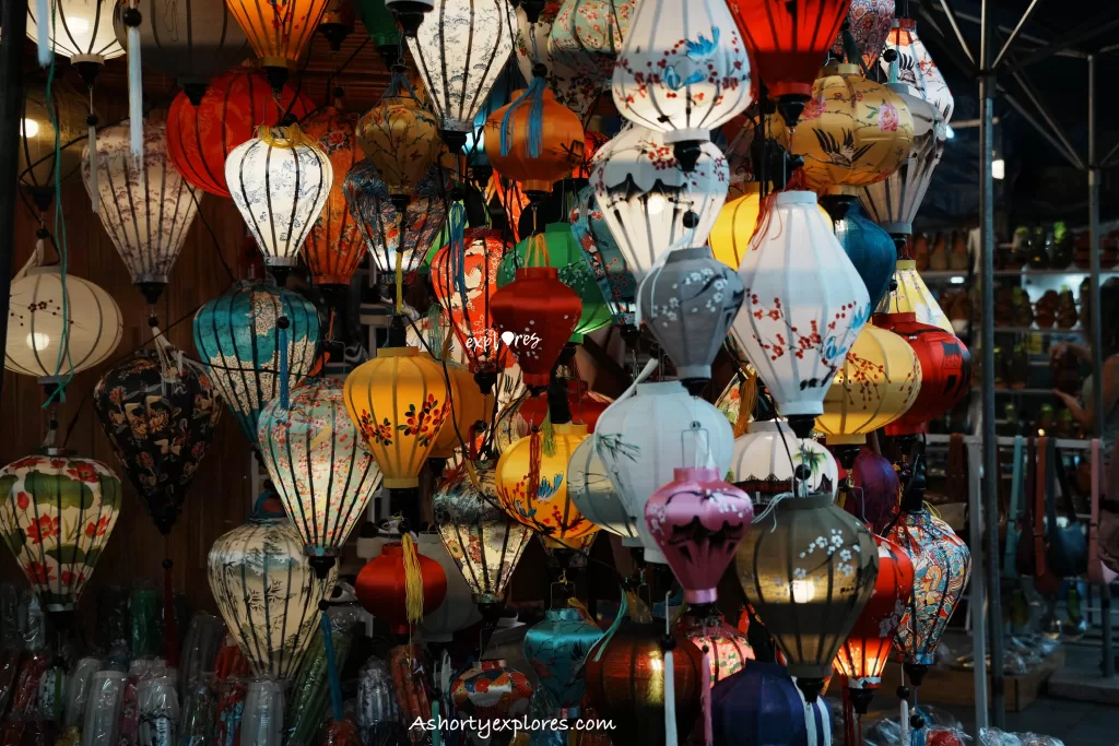 Hoi An Lanterns making