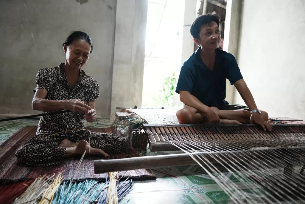 Weaving sleeping mat