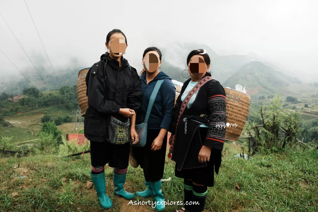 Sapa rice terrace trekking ladies with baskets