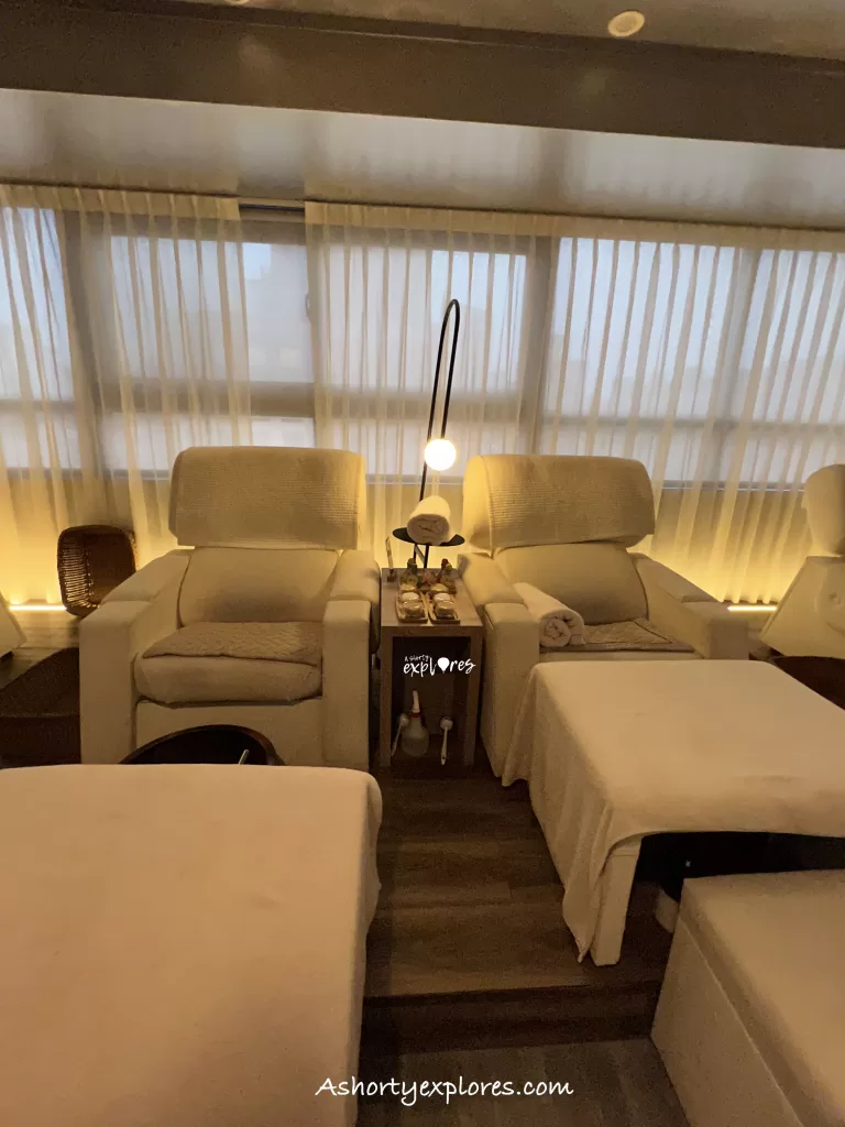 Foot bath area at Relax 33 Massage SPA and Lounge Taipei