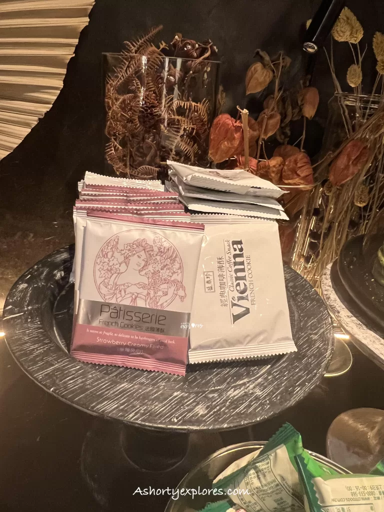 Relax 33 massage SPA and Lounge snack bar